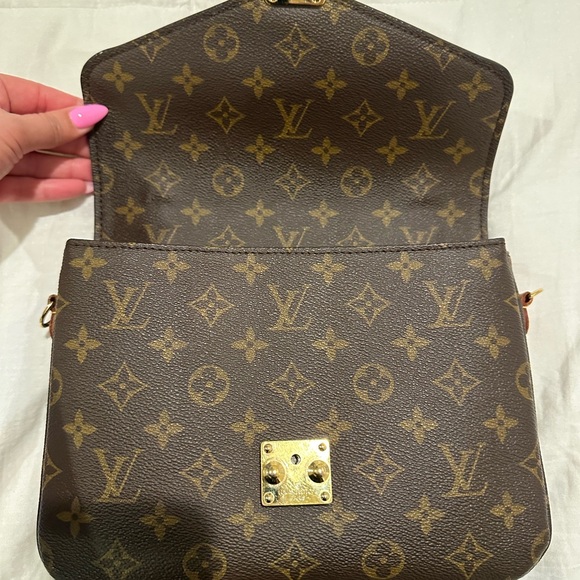 Louis Vuitton - Pochette Métis Monogram - Picture 11 of 13